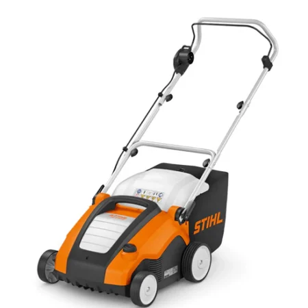 Scarificateur électrique STIHL RLE 240 pour petites pelouses, unité à lames fixes, guidon repliable, compact et léger