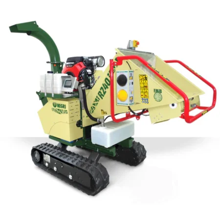 Broyeur thermique NEGRI R240BHHP21CN sur chenilles, moteur HONDA GX630 21 CV, broie branches jusqu’à 90 mm, rotor 4 couteaux et 16 marteaux, goulotte orientable