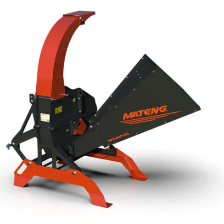 Broyeur de végétaux MATENG WCAP130 avec volant renforcé et goulotte orientable à 360°, conçu pour broyer branches jusqu’à 130 mm sur espaces verts et vergers.