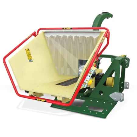 Broyeur de branches NEGRI R260TPTN sur tracteur, traitement branches jusqu’à 130 mm, rotor avec 2 couteaux et 20 marteaux réversibles, technologie OBS intégrée