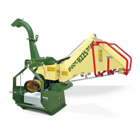 Broyeur NEGRI R225T sur prise de force tracteur, rouleau hydraulique, broie branches jusqu’à 90 mm, trémie large et goulotte orientable
