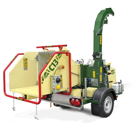 Broyeur thermique NEGRI C13BH250N sur roues, moteur HONDA iGX800, capable de broyer branches jusqu’à 150 mm, avec trémie repliable et paillis de qualité