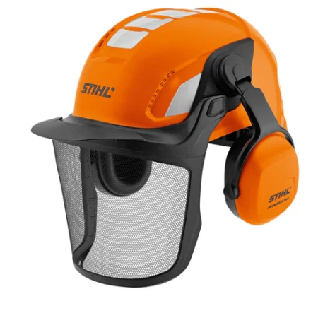 Casque STIHL ADVANCE X-VENT avec visière grillagée en acier, protège-oreilles et ventilation pour protection auditive et faciale