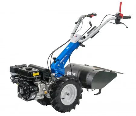 Motoculteur STAUB FARMER K2S thermique avec sarclofraise 50 cm au jardin