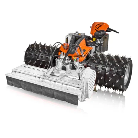 Cellule porte-outils IBEX G3V TERRATEC 4 roues motorisée sur terrain escarpé avec accessoires agricoles montés