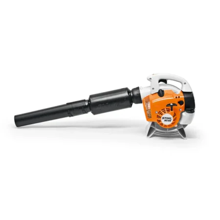 Souffleur thermique STIHL BG 66 D compact et silencieux pour feuilles et débris végétaux
