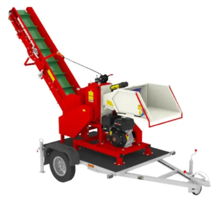Broyeur de bois AM-120BD-K PRO essence 18 CV avec tapis roulant en fonctionnement