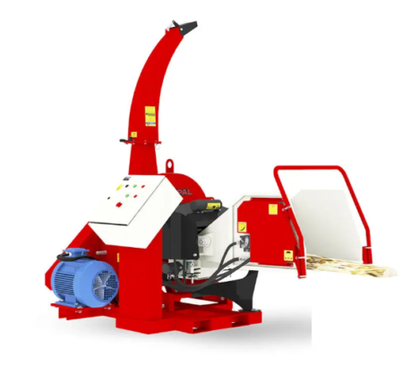 Broyeur de bois MK-170TR-E à disque pour branches jusqu’à 170 mm produisant des copeaux de bois pour chauffage, paillage et granulés.