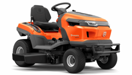 Tracteur tondeuse Husqvarna TS 217T équipé d’un large carter de coupe pour l’entretien efficace des grandes pelouses.