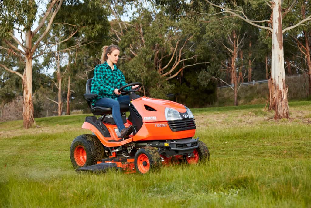 Tracteur tondeuse Kubota T2290KW pour grands jardins – Image 2